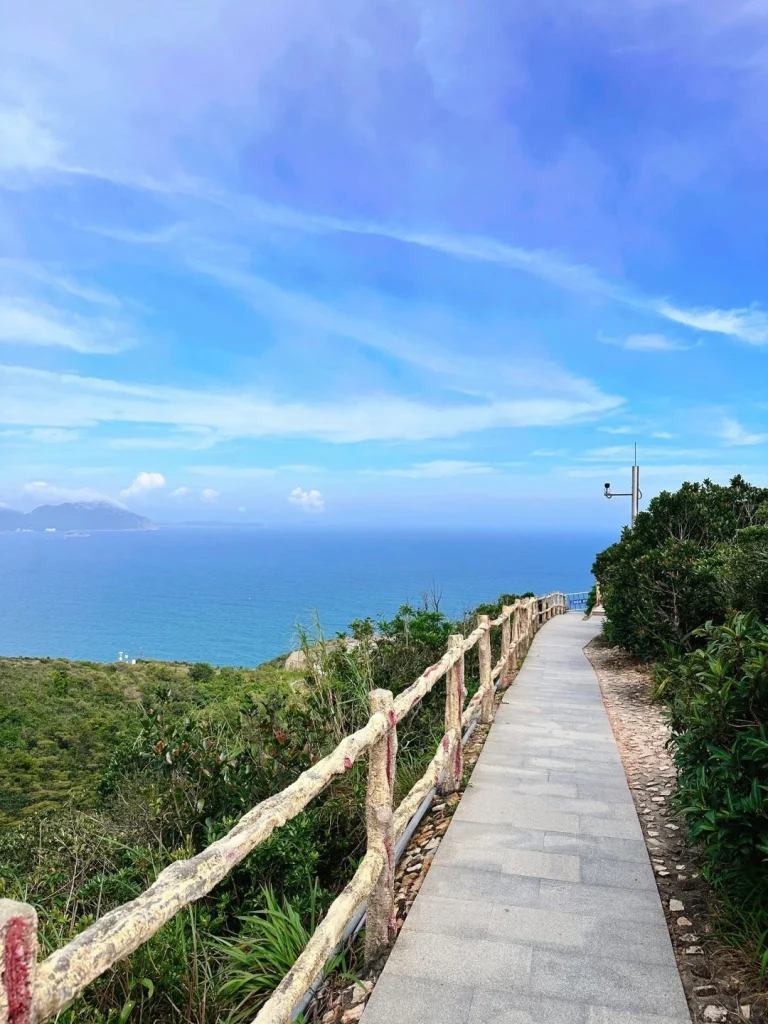 Coastal path with ocean view on Shenzhens cliffs