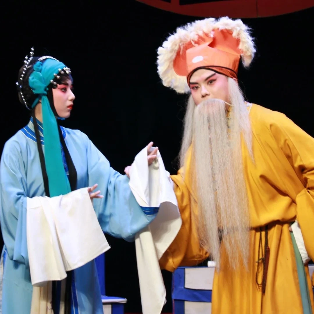 Malerier sælges ved døren - Sichuan Opera 2026 - Kinarejsen - Sichuan Opera 2026 - Kinarejsen Malerier sælges ved døren - Sichuan Opera 2026 - Kinarejsen - Sichuan Opera 2026 - Kinarejsen