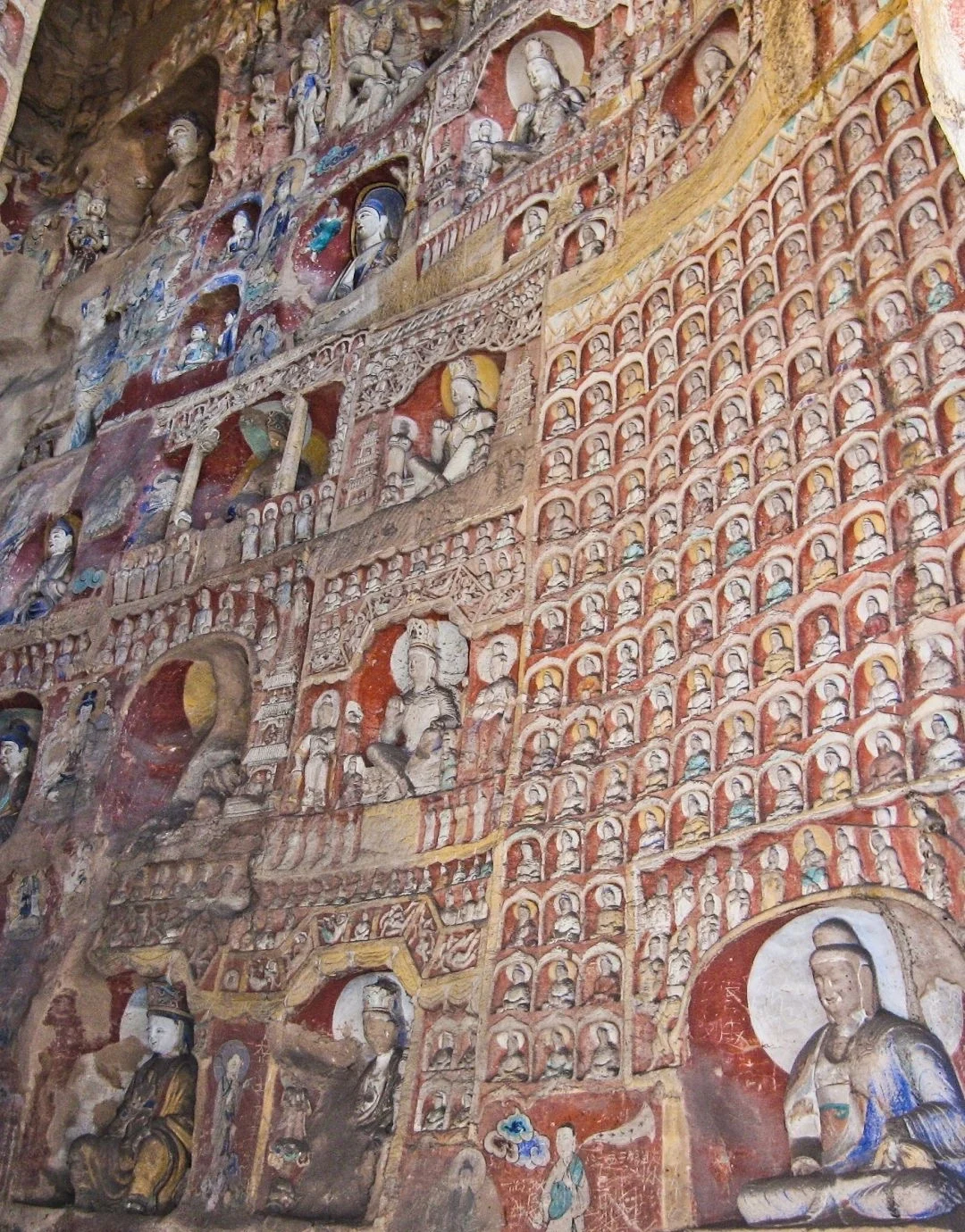 Hovedindgangen til templet ved Yungang-grotterne omgivet af gamle klipper og traditionel kinesisk arkitektur - Rejseguide til Datong: De bedste oplevelser i 2026 2026 - The China Journey Hovedindgangen til templet ved Yungang-grotterne omgivet af gamle klipper og traditionel kinesisk arkitektur - Rejseguide til Datong: De bedste oplevelser i 2026 2026 - The China Journey
