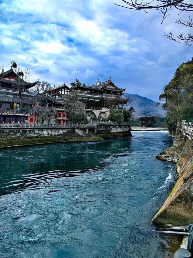Dujiangyan Irrigation System The historical Dujiangyan irrigation system in Chengdu a UNESCO World Heritage site with stunning views