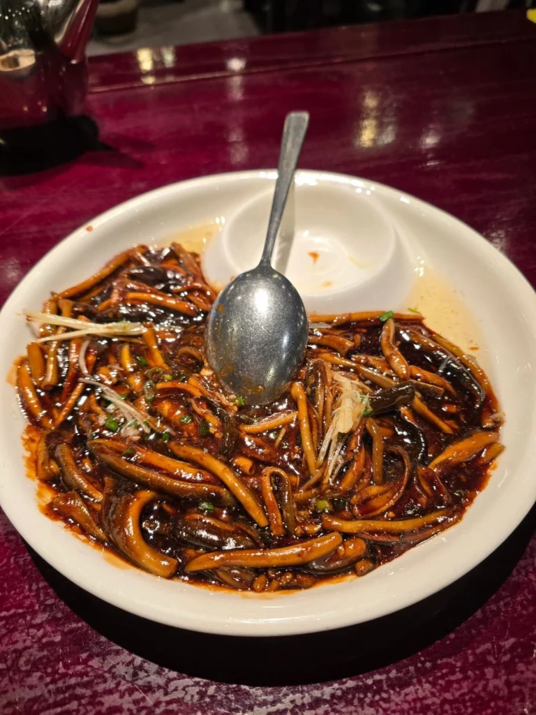 Songhelou restaurant in Suzhou famous for authentic Suzhou cuisine with a long history