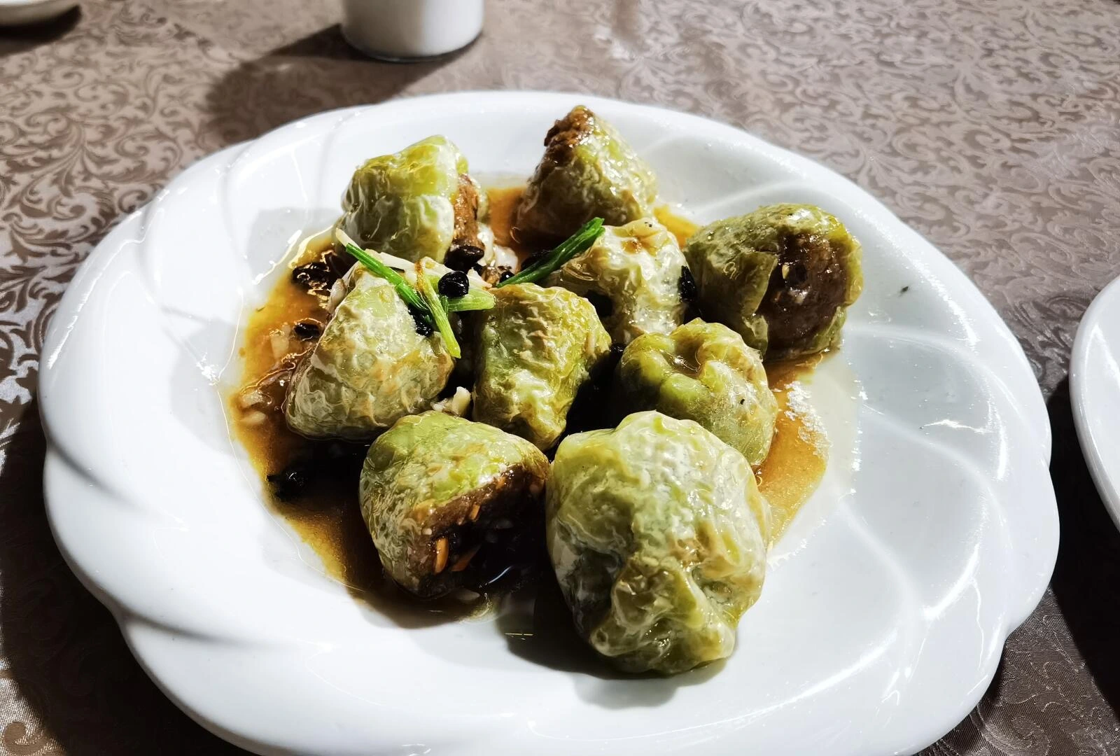 ピンレ野菜詰め物 広西風野菜詰め物、ひき肉、ニンニクソース、風味豊かなグレービーソース添え - 桂林の伝統料理とは? 2026 - 中国旅行記 ピンレ野菜詰め物 広西風野菜詰め物、ひき肉、ニンニクソース、風味豊かなグレービーソース添え - 桂林の伝統料理とは? 2026 - 中国旅行記