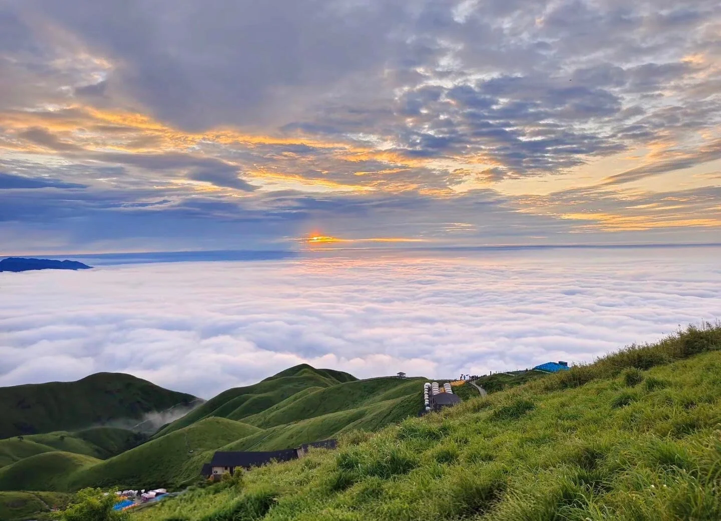 Wugong Mountain Sea of Clouds Sunrise Rolling green hills above clouds with dramatic sunrise sky in Jiangxi highlands - Jiangxi Travel Guide: Routes, Tips & Itineraries 2026 - The China Journey Wugong Mountain Sea of Clouds Sunrise Rolling green hills above clouds with dramatic sunrise sky in Jiangxi highlands - Jiangxi Travel Guide: Routes, Tips & Itineraries 2026 - The China Journey