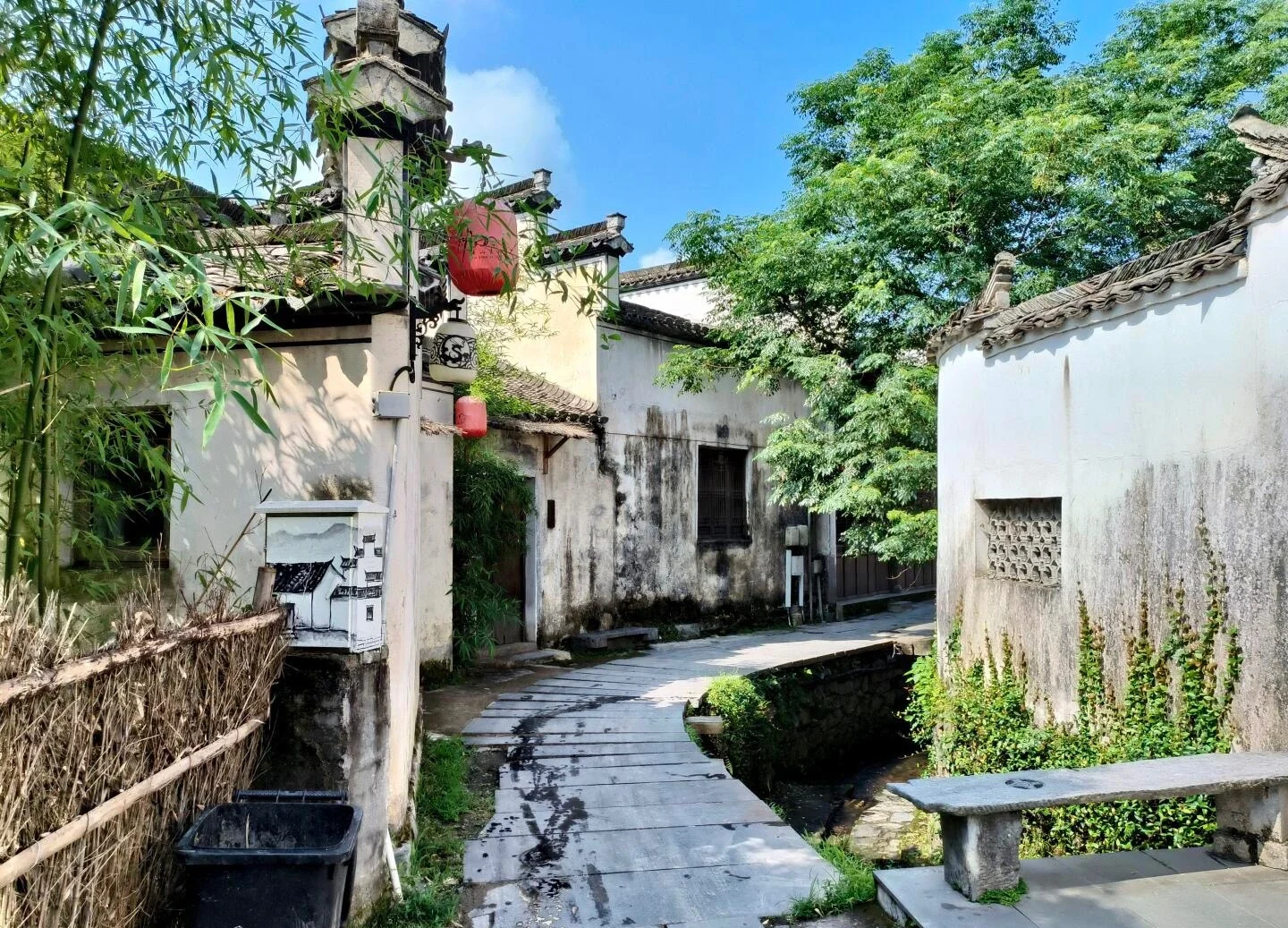 Antico villaggio di Xidi Case ben conservate in stile Huizhou e stretti vicoli nel villaggio di Xidi vicino a Huangshan - Guida di viaggio dell'Anhui: itinerari, consigli e percorsi 2026 - The China Journey Antico villaggio di Xidi Case ben conservate in stile Huizhou e stretti vicoli nel villaggio di Xidi vicino a Huangshan - Guida di viaggio dell'Anhui: itinerari, consigli e percorsi 2026 - The China Journey