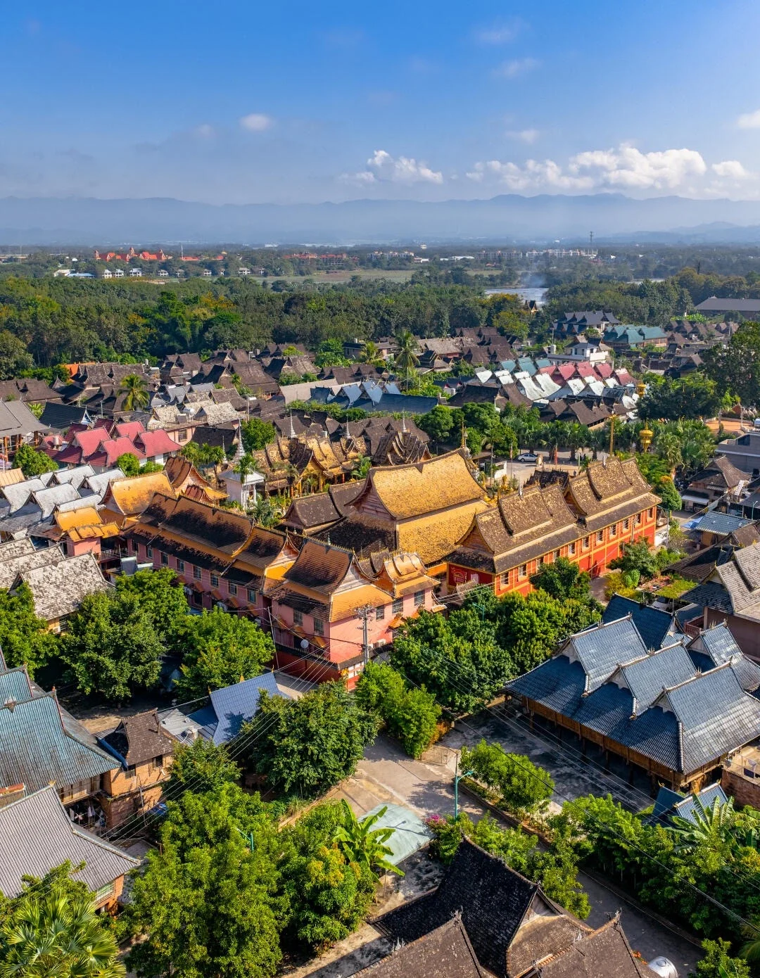 Dai-Minderheitenpark, traditionelle Dächer und Tempel der Dai in Xishuangbanna – Reiseführer Xishuangbanna: Reiseroute & Tipps 2026 – The China Journey Dai-Minderheitenpark, traditionelle Dächer und Tempel der Dai in Xishuangbanna – Reiseführer Xishuangbanna: Reiseroute & Tipps 2026 – The China Journey