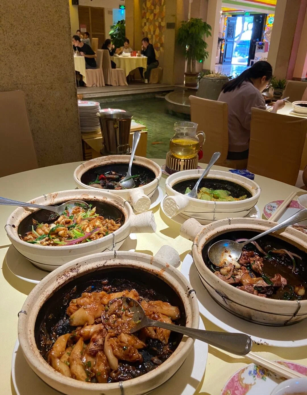 Jeje Clay Pot Guangzhou clay pot dishes served sizzling with rich savory sauce - What to Eat in Guangzhou: Local Food Guide 2026 - The China Journey Jeje Clay Pot Guangzhou clay pot dishes served sizzling with rich savory sauce - What to Eat in Guangzhou: Local Food Guide 2026 - The China Journey